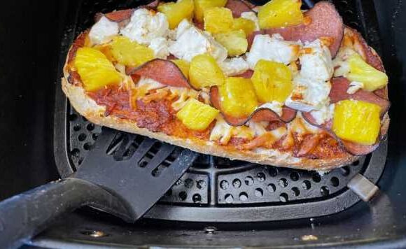 Easy recipe for air fryer pizzas that aren’t greasy and have tonnes of flavour