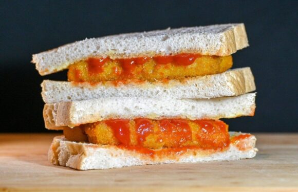 Formula for perfect fish finger sandwich – on white bread, topped with ketchup