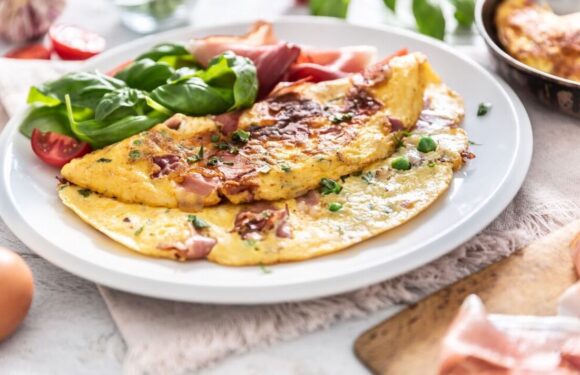 James Martin shares tip for making an omelette that is ‘a cut above’