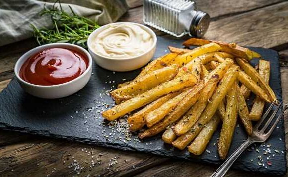 ‘Easy’ recipe for ‘perfect’ homemade chips – ‘fluffy’ interior and ‘crispy skin’