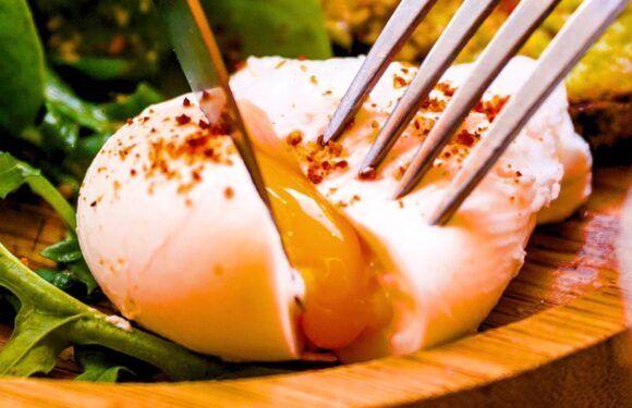 ‘Simple and easy’ recipe for the ‘perfect’ poached egg in two minutes